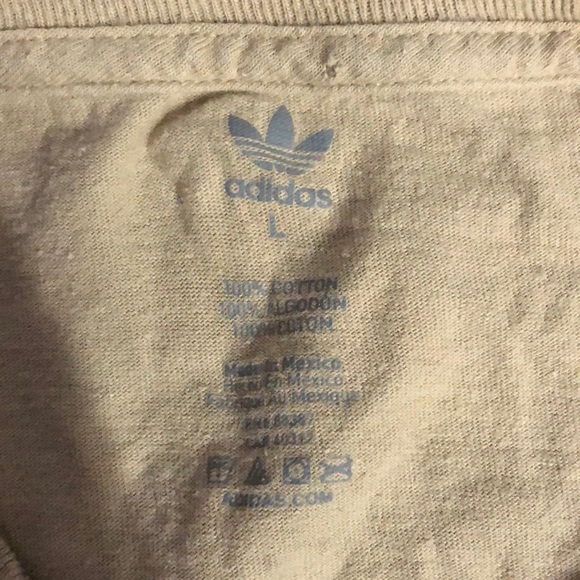 Adidas T-Shirt Large - Picture 2 of 3